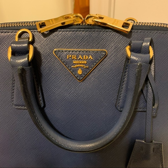 Prada Saffiano Bag - Picture 4 of 15